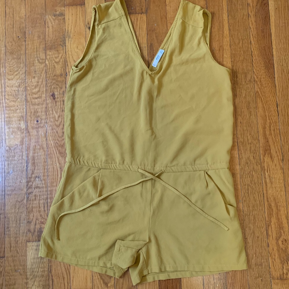 Mango/s/orange mustard color